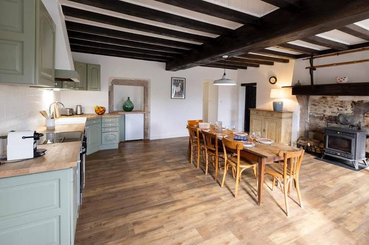 Location de vacances pour 6 personnes, avec Terrasse ainsi que Jardin et Vue à Archignat