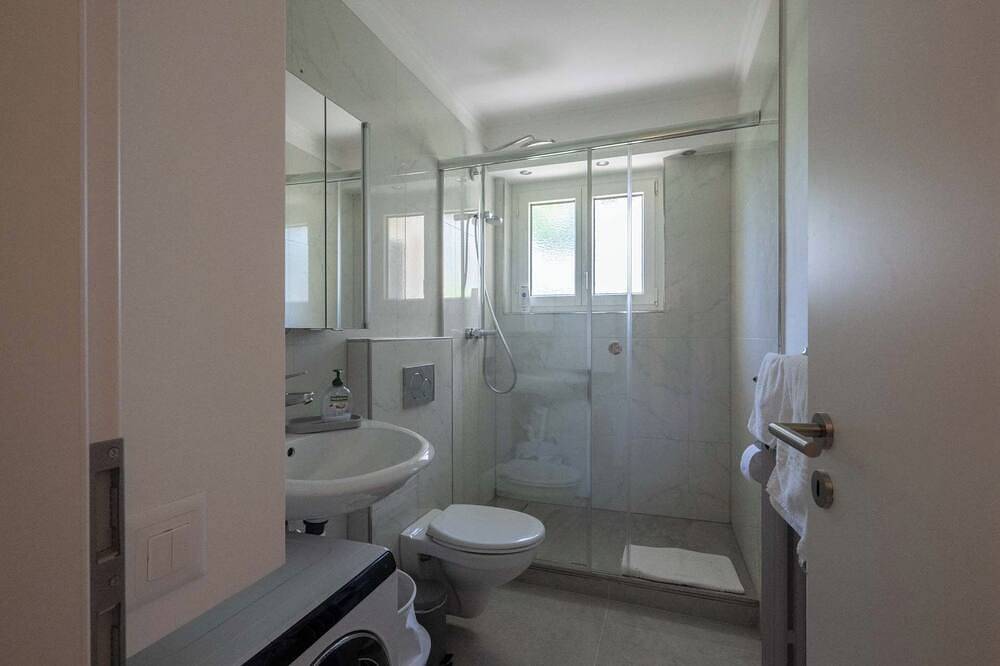 Appartement entier, Cosy 2-room apartment in Zurich Kreis 8 for short or longer stays in Zurich, District de Zurich