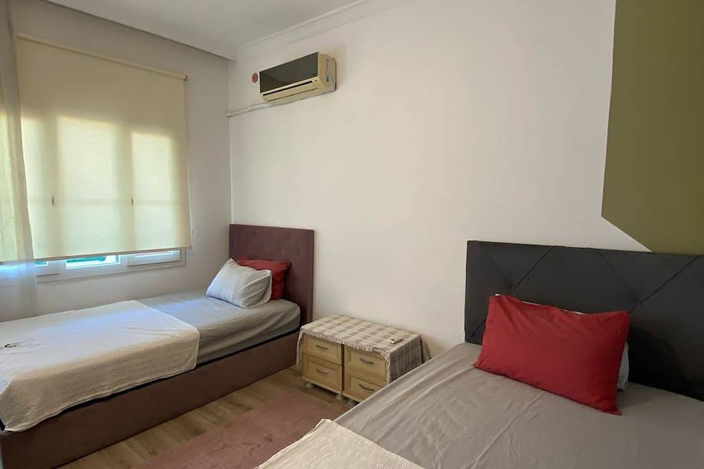 Charming 2-bedroom private house with Ac, Wifi in Kusadası in Kusadasi, Aydın Province