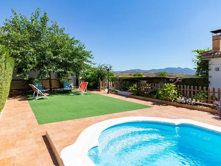 Casa de vacaciones para 4 personas, con jardín además de terraza y piscina, Se admiten mascotas - 1