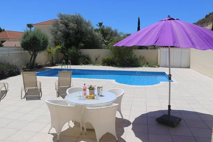 Location de vacances pour 6 personnes, avec jardin et piscine dans Πισσούρι - 2