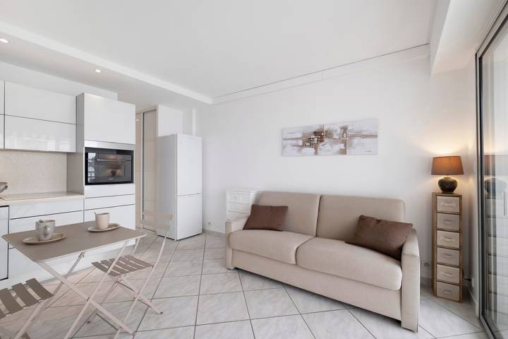 Location de vacances pour 2 personnes, avec balcon dans Plage de Juan-les-Pins - 3