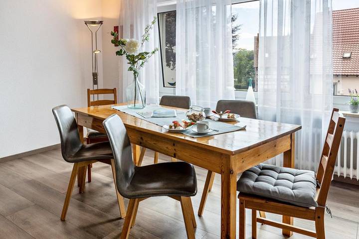 Ferienwohnung für 4 Personen, mit Seeblick und Ausblick sowie Balkon - 1