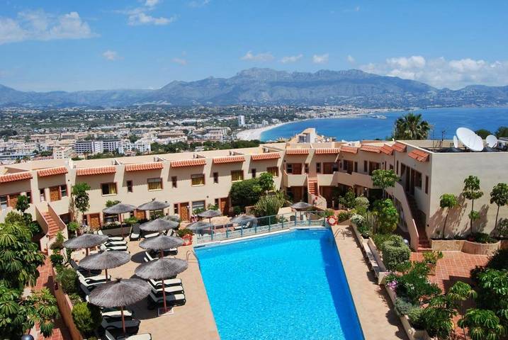 Bungalow para 4 personas, con Balcón y Jacuzzi además de Terraza y Jardín en Alfàs del Pi