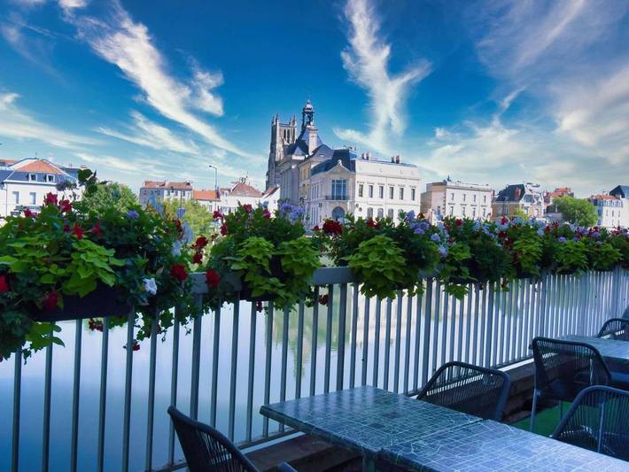 Hôtel pour 2 personnes, avec terrasse à Meaux - 2