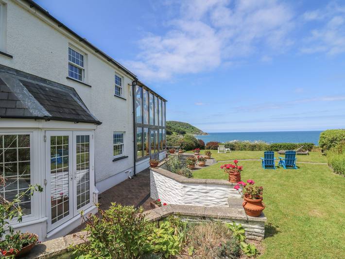 Holiday rental for 10 people, with garden in Aberporth