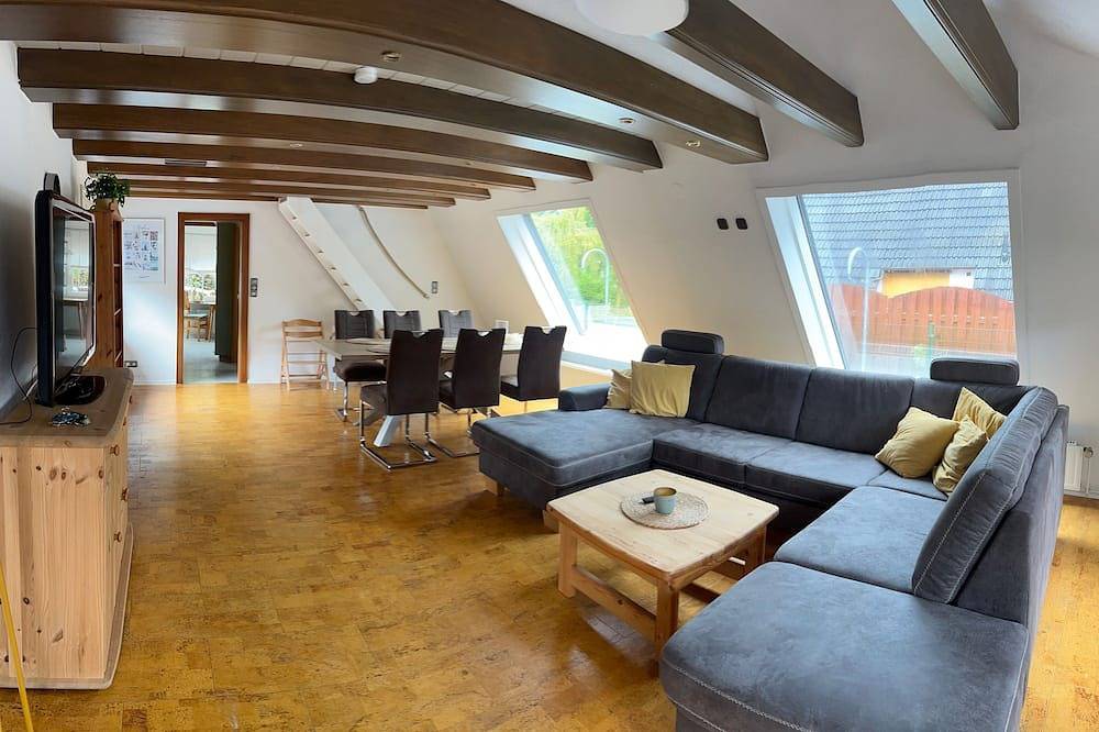 Familienfreundliches Ferienhaus "Teetied" am Großen Meer mit Stangenofen