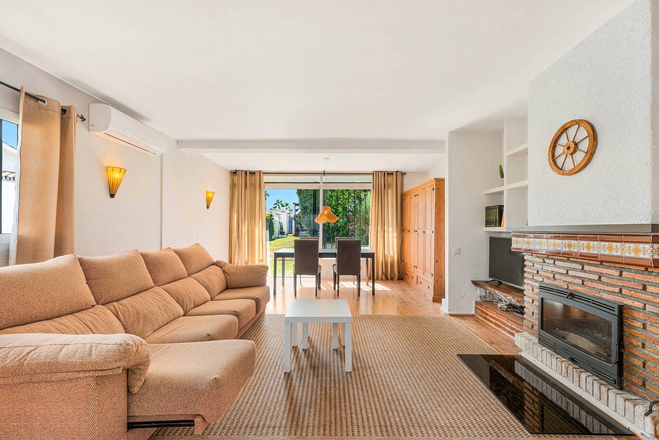 Cozy Townhouse Near the Beach in Triangulo de Costalita, Estepona