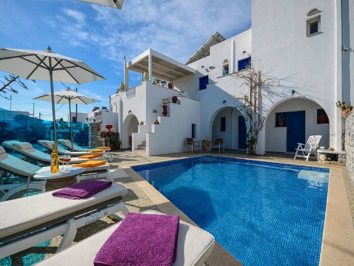 Location de vacances pour 2 personnes, avec piscine et balcon ainsi que vue et jardin dans Agia Anna - 3