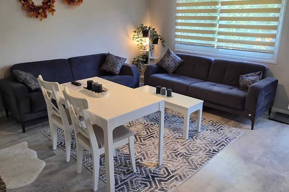 Entire apartment, 1+1 Keyifli ve guvenlikli daire in Izmir Province