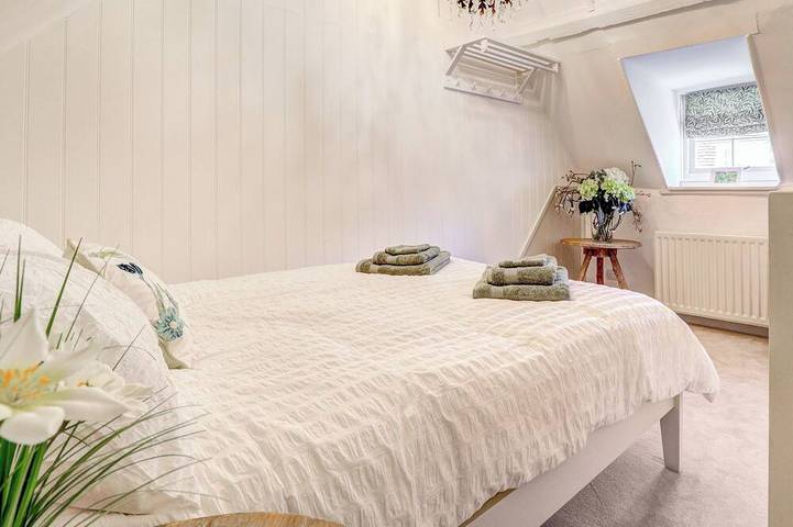 2 bedroom accommodation in Winchester in Winchester, South Downs