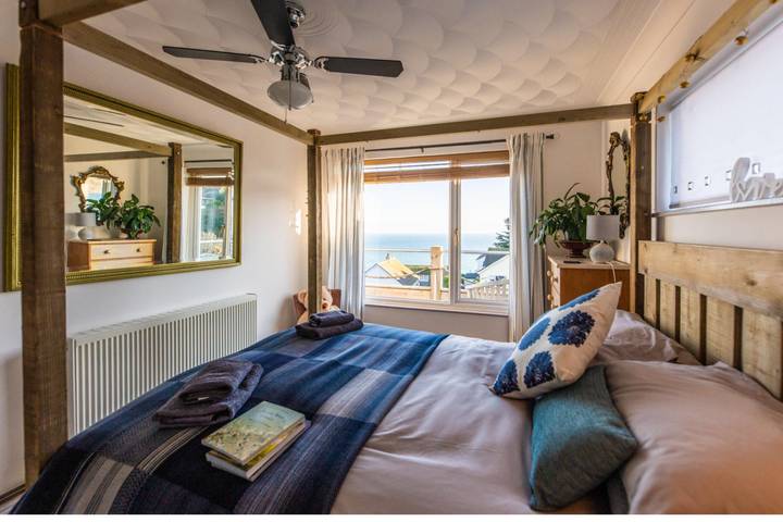 Holiday letting for 2 people, with balcony and ocean view in Looe