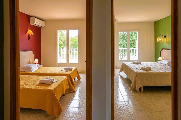 Gîte pour 10 personnes, avec piscine et terrasse à Taglio-Isolaccio - 4
