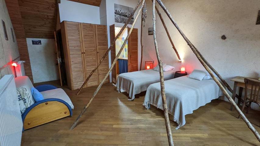 Maison d’hôte pour 5 personnes, avec terrasse et vue, animaux acceptés à La Chapelle-de-Brain