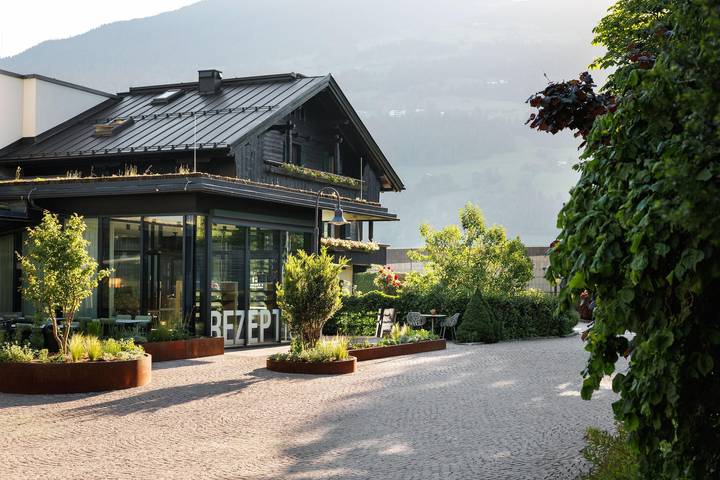 Camping für 6 Personen, mit Balkon und Terrasse sowie Garten und Pool