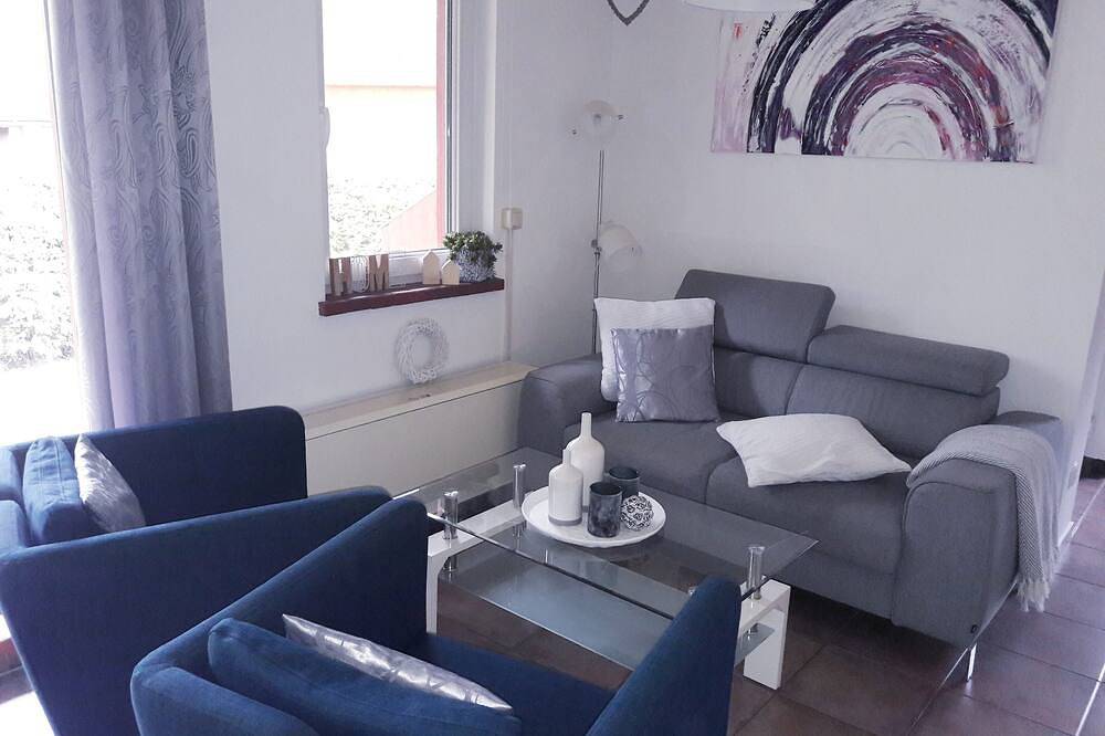 Ganze Wohnung, Idyllisches Ferienhaus mit Boot und Kanu in Seedorf (Basedow), Basedow