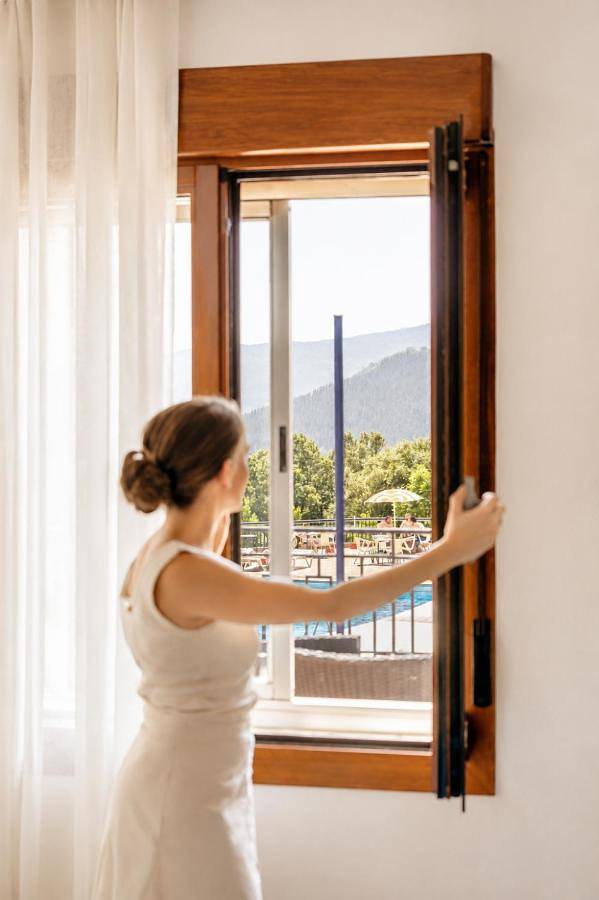 Uxarte -Alojamiento, restaurante y piscinas in Mondragón, Cordillera Cantábrica