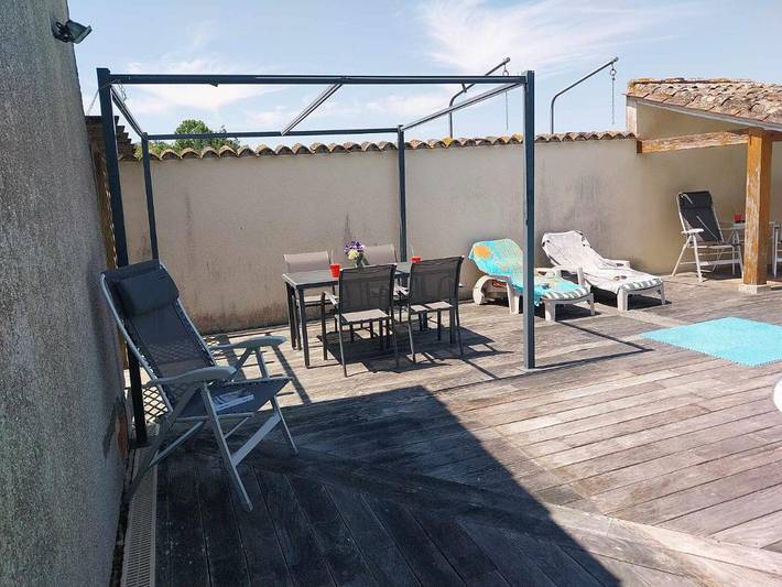 Location de vacances pour 4 personnes, avec vue ainsi que piscine et jardin à Monfaucon - 3