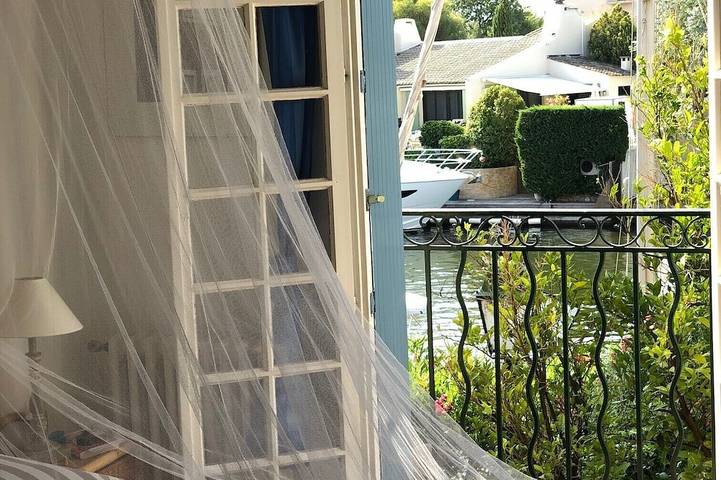 Appartement entier, Le Tassergal : Port Gimaud / St Tropez, 2 chambres vue sur l'eau in Port Grimaud, Grimaud