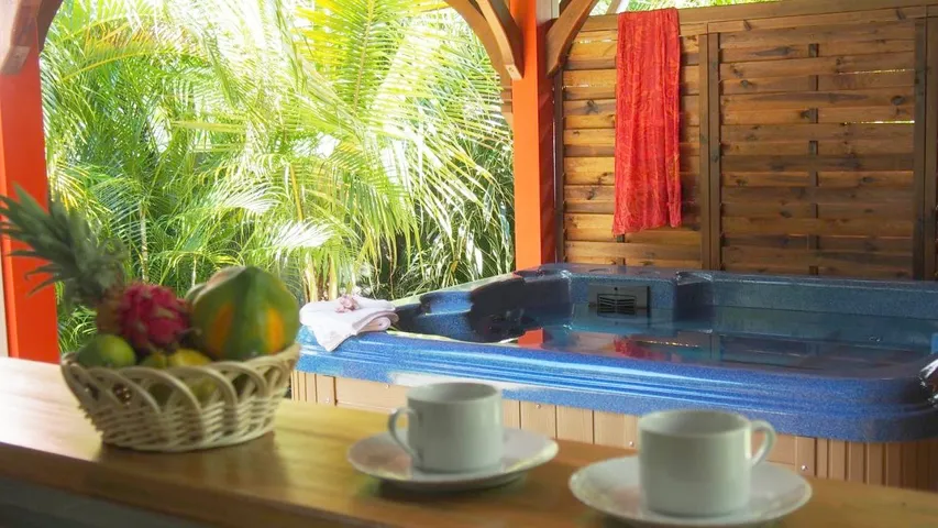 Gästehaus für 2 Personen, mit Garten und Whirlpool sowie Pool - 1
