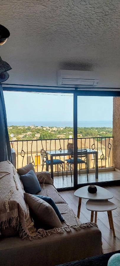 Gîte pour 4 personnes, avec balcon et vue dans Gare du Club Med Cocody - 4