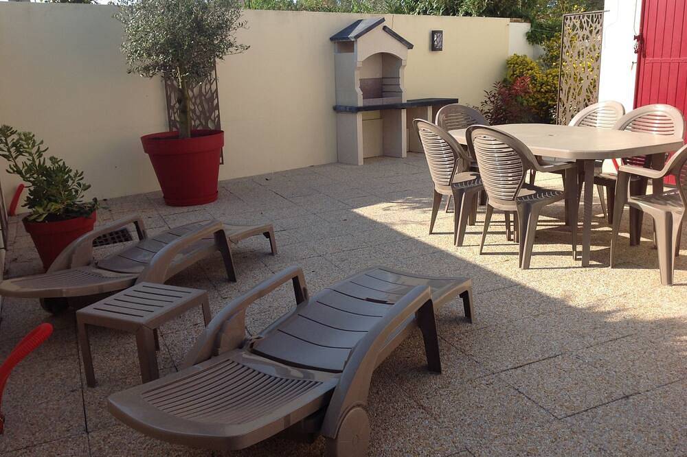 House in secure private residence with swimming pool and bicycles in Châtelaillon-Plage, La Rochelle region