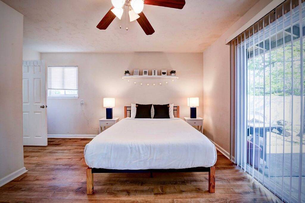 Relax & Refresh Family Pool House w/ Bbq in Redding, Shasta County