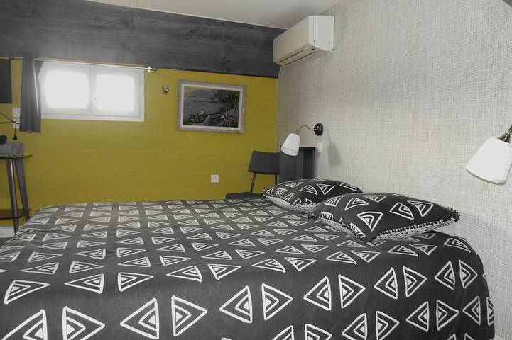 Péniche pour 2 personnes, avec balcon et jardin en Nouvelle-Aquitaine - 4