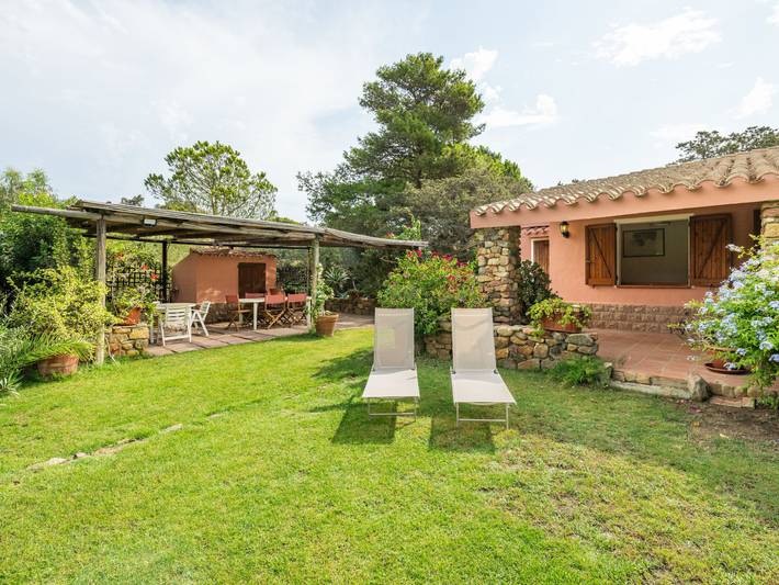 Location de vacances pour 8 personnes, avec terrasse et jardin, animaux acceptés à Villasimius - 4