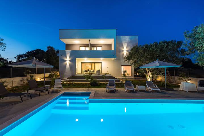 Apartament wakacyjny dla 5 osób, z taras i ogród w Sveti Filip i Jakov