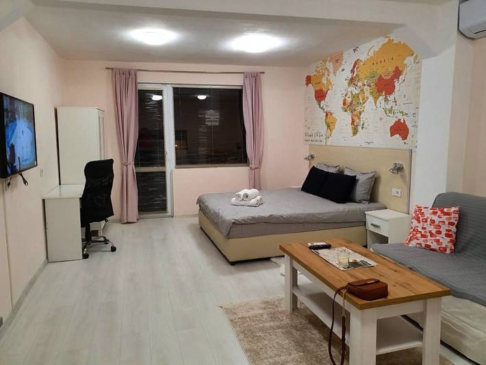 Location de vacances pour 5 personnes, avec Balcon et Terrasse ainsi que Jardin et Vue à Roussé