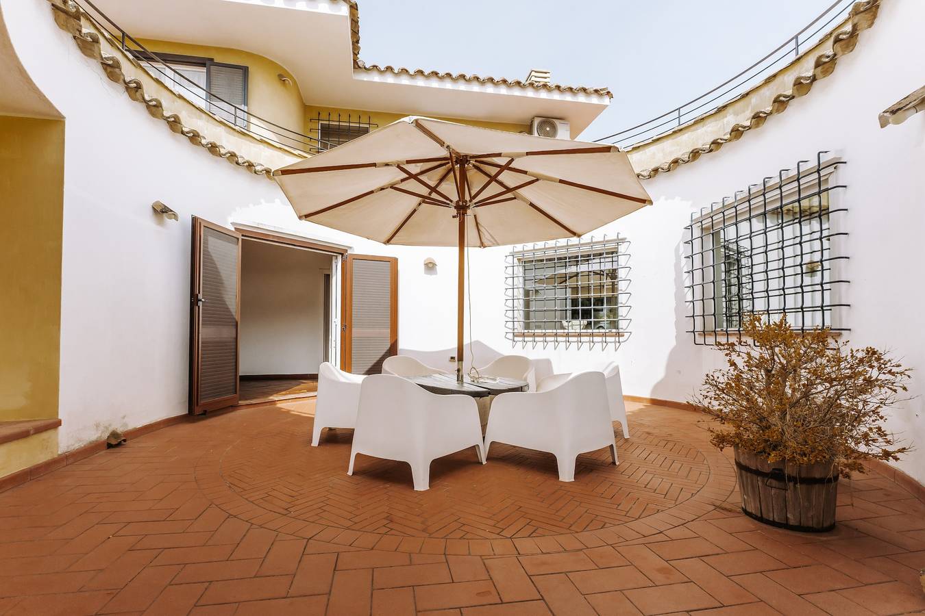 Casa vacanze 'Villa Degli Olivi' con vista mare, giardino, terrazza e Wi-Fi in Nora, Pula e dintorni