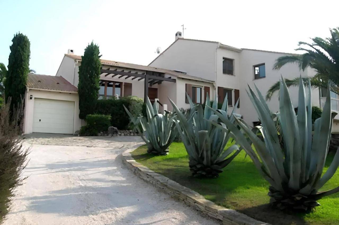 Villa in La Madrague, Hyeres