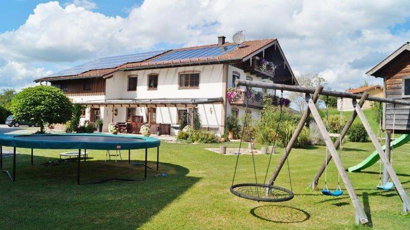 Ferienwohnung für 5 Personen, mit Garten und Ausblick, kinderfreundlich in Petting