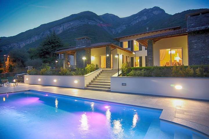 Location de vacances pour 8 personnes, avec piscine et vue ainsi que jardin et vue sur le lac dans Tremezzo - 4