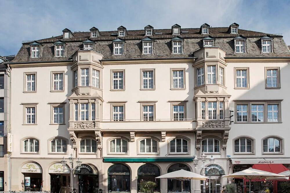 Walk to Market Square | Single Room | Pets Allowed | Bonn Opera – 0.3 mile in Bonn, Rheinland