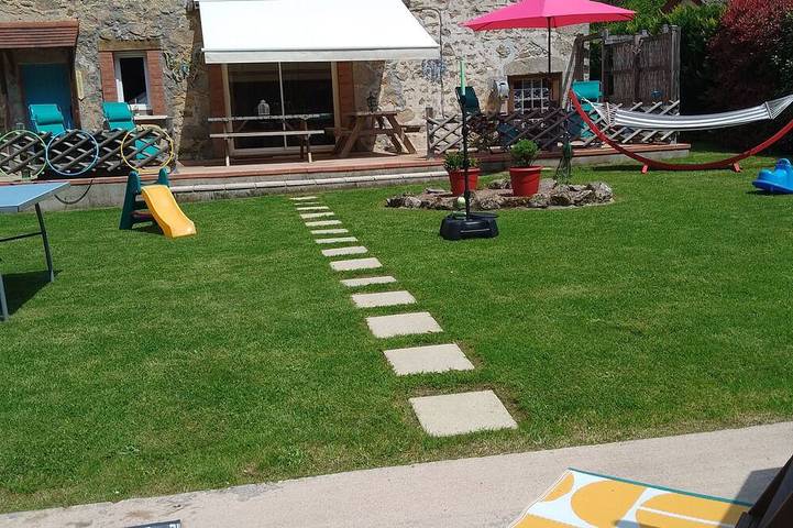 Location de vacances pour 8 personnes, avec jardin ainsi que terrasse et jacuzzi à Marval - 4