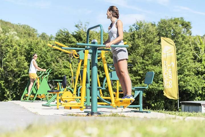 Camping für 6 Personen, mit Pool und Terrasse in Finistère - 3