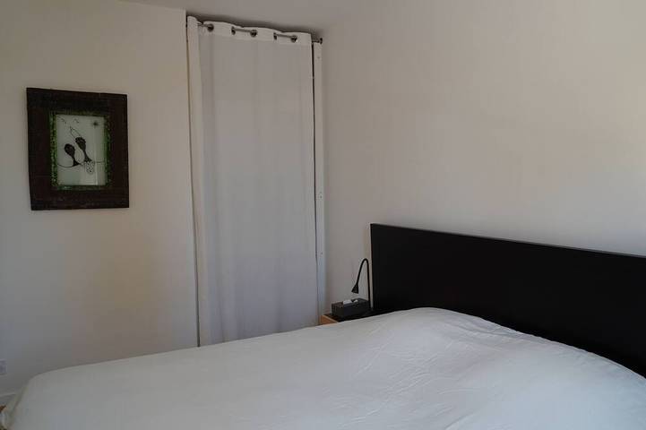 Location de vacances pour 7 personnes, avec jardin ainsi que piscine et terrasse à Châteauneuf-le-Rouge - 3