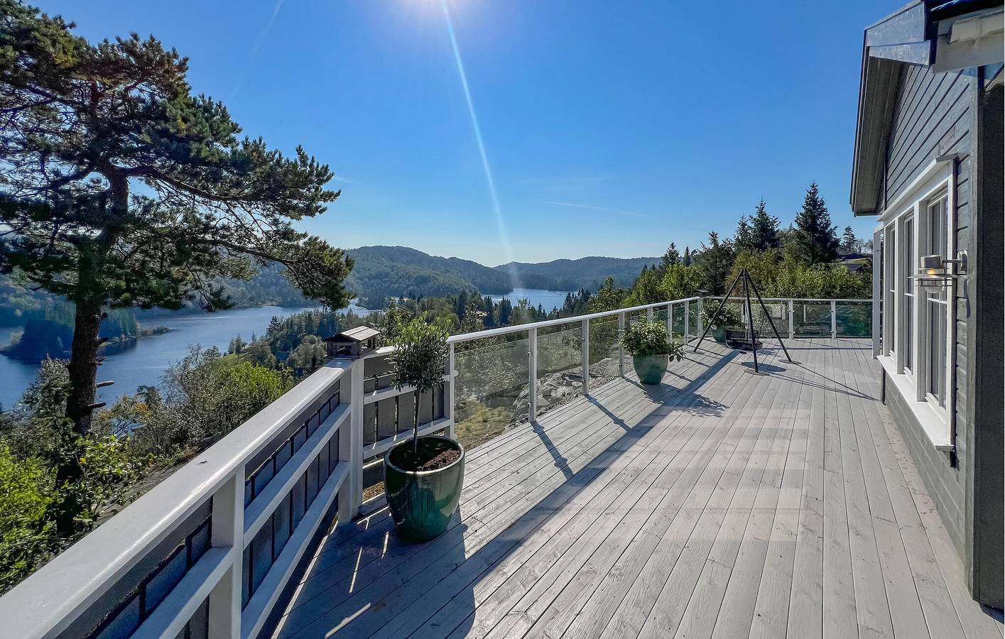 Ferienhaus für 6 Personen mit Terrasse in Lyngdal