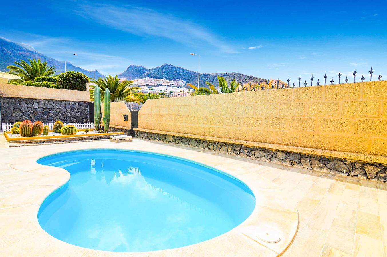 Villa für 6 Personen mit Terrasse in Miraverde, Adeje