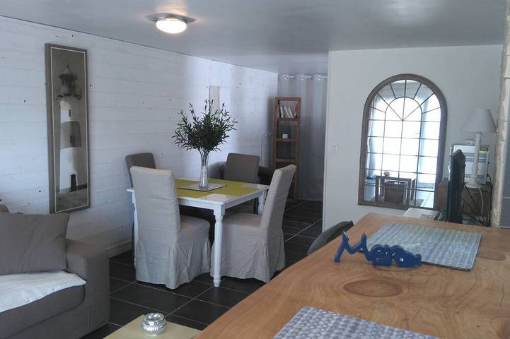 Gîte pour 4 personnes, avec terrasse et jardin dans Plage Kersidan