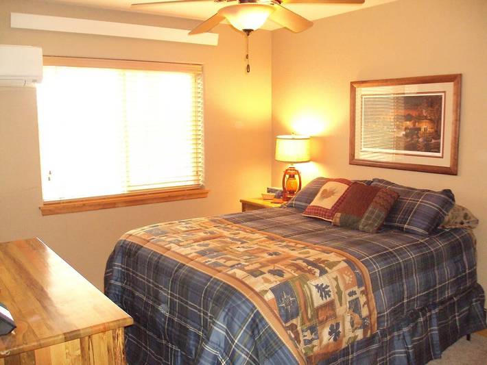 Glamping for 16 people, with hot tub and balcony in South Dakota