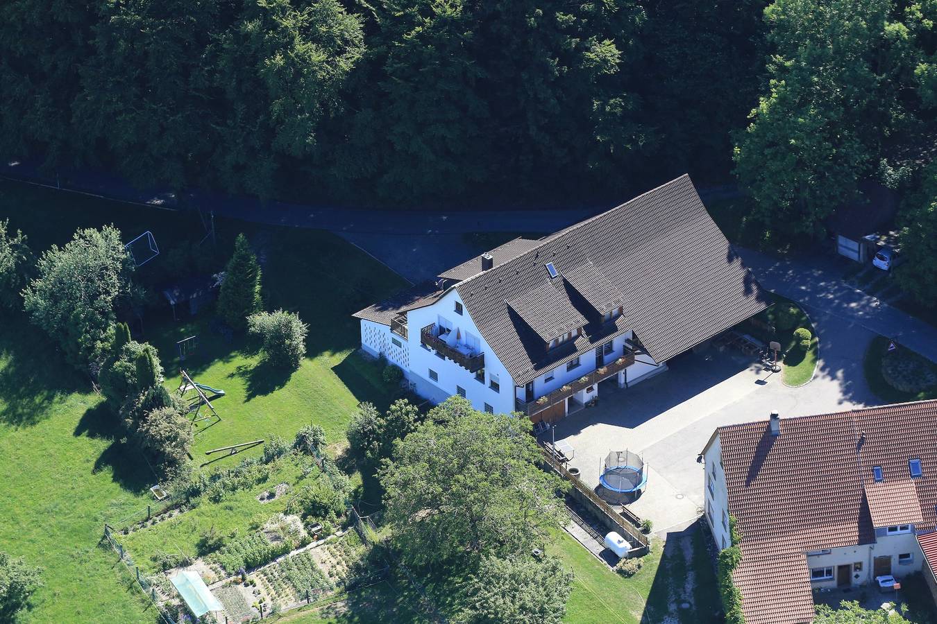 Ganze Wohnung, Ferienwohnung '1' mit Bergblick, Gemeinschaftsgarten und Wlan in Owingen, Region Bodensee-Oberschwaben