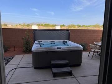 Vacation Home for 21 Guests in Ivins, Zion National Park, Picture 2