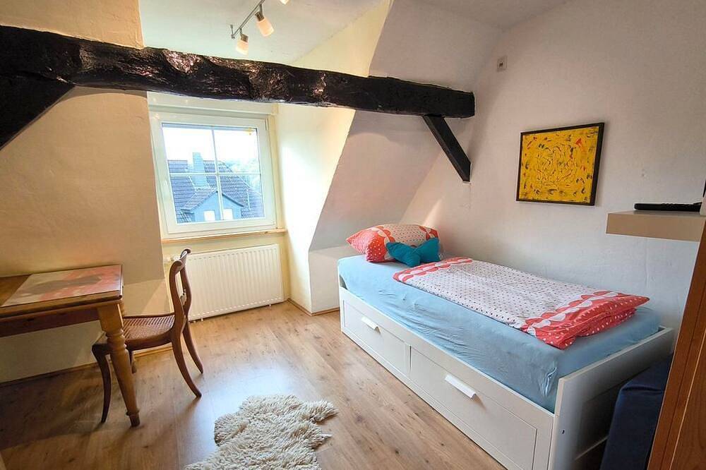 Ganze Wohnung, Ferienwohnung Elli - Gemütliche Ferienwohnung mit 3 Schlafzimmern in Molzhain, Altenkirchen & Umgebung