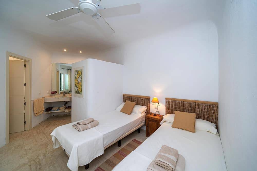 El Portet - By Almarina Villas in Cala del Portitxol (Moraira), Teulada (Spain)