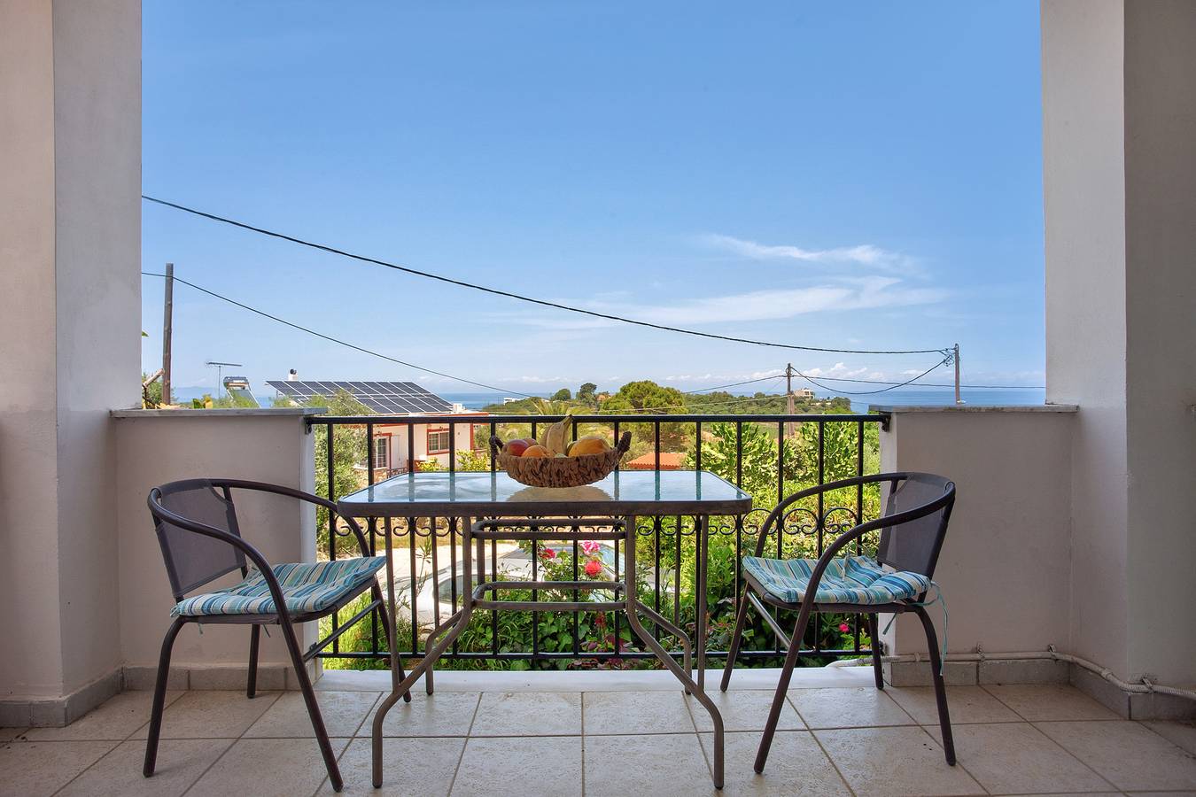 Entire studio, Studio "Yiannis Studio - 6" with Sea View, Shared Garden & Wi-Fi in Planos, Zakynthos