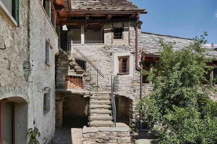 Ferienhaus für 4 Personen, mit Balkon in Maggia