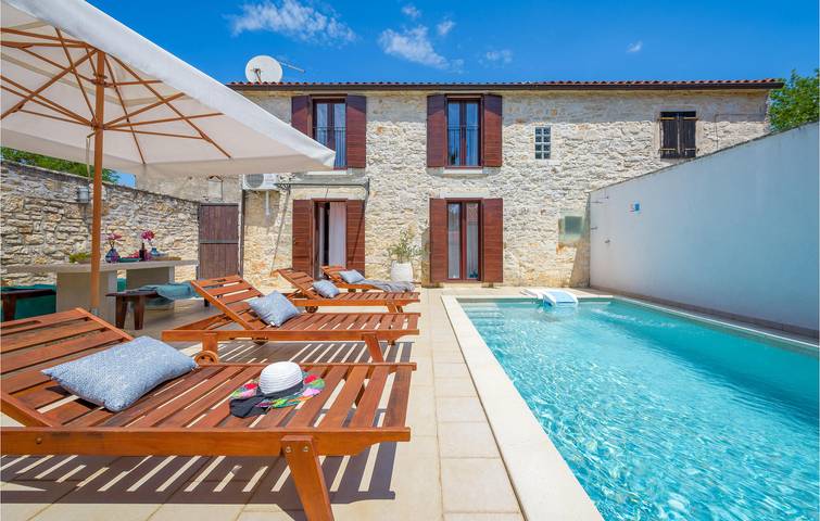 Charmante 134 m² große Wohnung mit Pool, WLAN und Parkplatz in der Nähe des Restaurants Dado in Bale, Rovinj und Umgebung